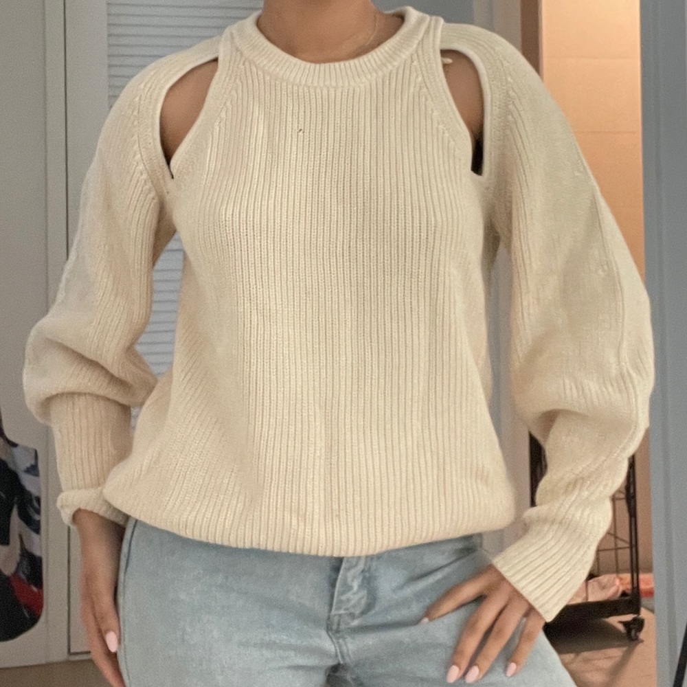 COS Size Medium Cream knit sweater with open slits. Thick and chunky knit.